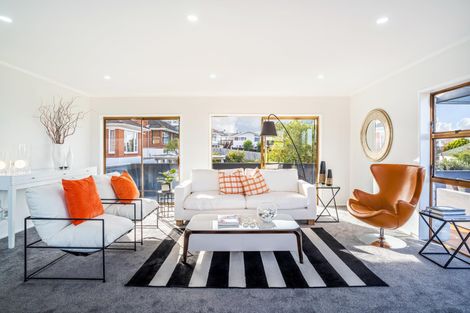 Photo of property in 2/101 Sylvan Avenue, Northcote, Auckland, 0627