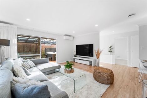 Photo of property in 32a Centreway Road, Orewa, 0931