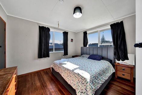 Photo of property in 3 Vancouver Place, Marfell, New Plymouth, 4310