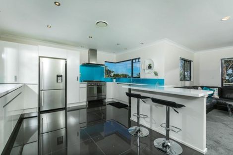 Photo of property in 1/3 Auld Street, Torbay, Auckland, 0630