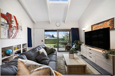 Photo of property in 4a Avalon Crescent, Fernhill, Queenstown, 9300