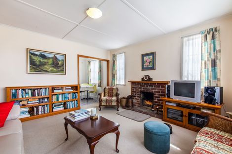 Photo of property in 14 Binsted Road, New Lynn, Auckland, 0600