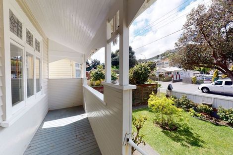 Photo of property in 98 The Parade, Island Bay, Wellington, 6023