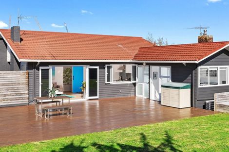 Photo of property in 29 Cassino Street, Bayswater, Auckland, 0622