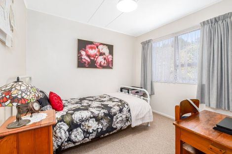 Photo of property in 90 Omapere Street, Whitby, Porirua, 5024