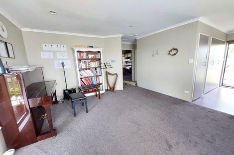 Photo of property in 28 Marcel Place, Glenfield, Auckland, 0629