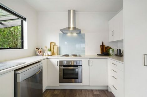 Photo of property in 2/8 Lingfield Street, Glenfield, Auckland, 0629