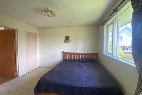 Photo of property in 3 Tiroroa Avenue, Te Atatu South, Auckland, 0610