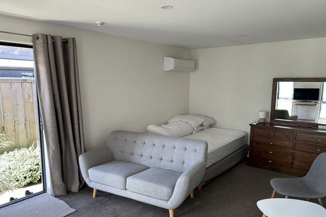 Photo of property in 21 Bale Road, Jacks Point, 9371