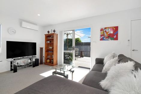 Photo of property in 11 Kamahi Crescent, Papamoa Beach, Papamoa, 3118