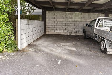Photo of property in Newman Court Apartments, 2 Newman Terrace, Thorndon, Wellington, 6011