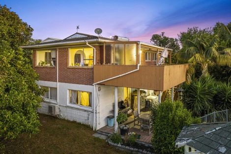 Photo of property in 342 Glenfield Road, Glenfield, Auckland, 0629