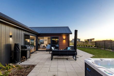 Photo of property in 48 Ngaru Crescent, Wharewaka, Taupo, 3330