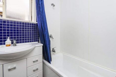 Photo of property in 22 Tomo Street, New Lynn, Auckland, 0600