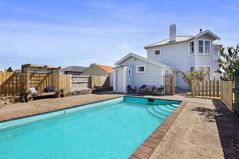 Photo of property in 68 Collins Street, Hawera, 4610