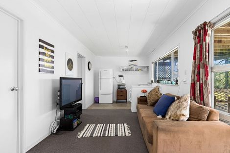 Photo of property in 9 Kauri Crescent, Snells Beach, 0920