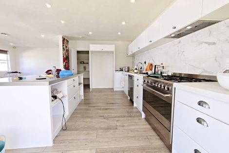 Photo of property in 20 Pupuke Road, Hillcrest, Auckland, 0627