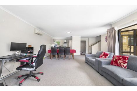 Photo of property in 31/64 Kawaha Point Road, Kawaha Point, Rotorua, 3010