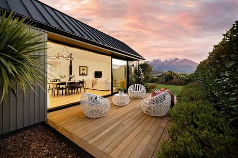 Photo of property in 1 Wanderer Lane, Jacks Point, Queenstown, 9371