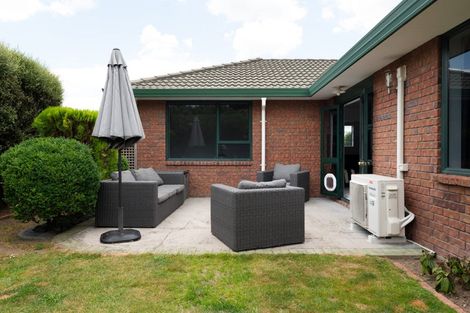 Photo of property in 19 Waiwherowhero Drive, St Andrews, Hamilton, 3200