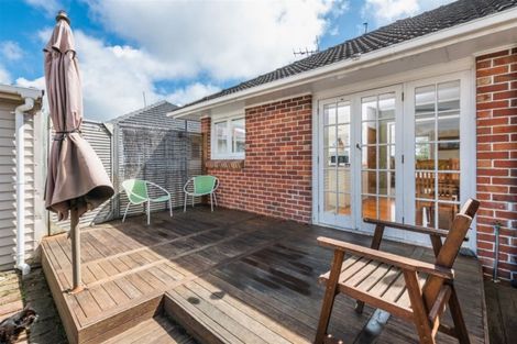 Photo of property in 9 Paton Avenue, Te Atatu South, Auckland, 0610