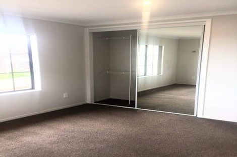 Photo of property in 8a Diosma Place, Botany Downs, Auckland, 2010