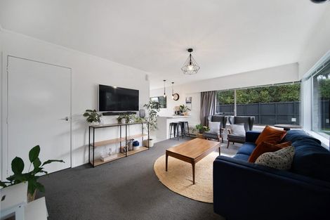 Photo of property in 2/15 Gloaming Place, Conifer Grove, Takanini, 2112