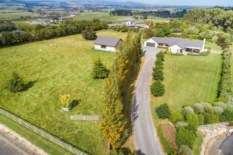 Photo of property in 25 Riverview Lane, Ashhurst, Palmerston North, 4470
