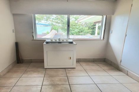 Photo of property in 100 Clevedon Road, Papakura, 2110