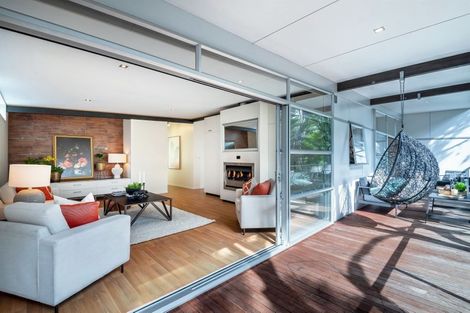 Photo of property in 15e Balmain Road, Birkenhead, Auckland, 0626