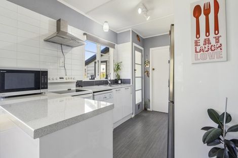 Photo of property in 1 London Terrace, Welbourn, New Plymouth, 4312