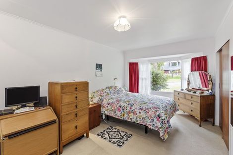 Photo of property in 2 Te Maku Grove, Waikanae, 5036