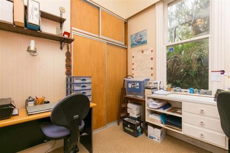 Photo of property in 55 Apuka Street, Brooklyn, Wellington, 6021