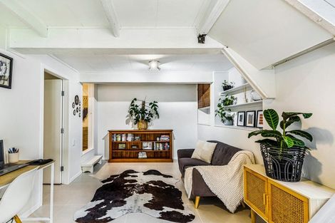 Photo of property in 218 Woodlands Park Road, Titirangi, Auckland, 0604