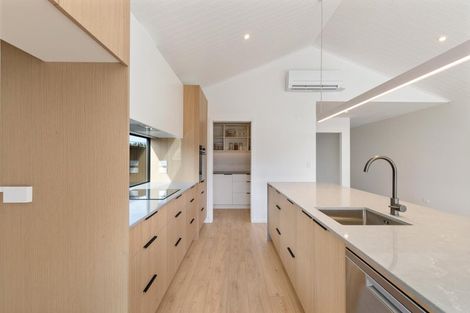 Photo of property in 70 Longview Drive, Lake Hawea, 9382