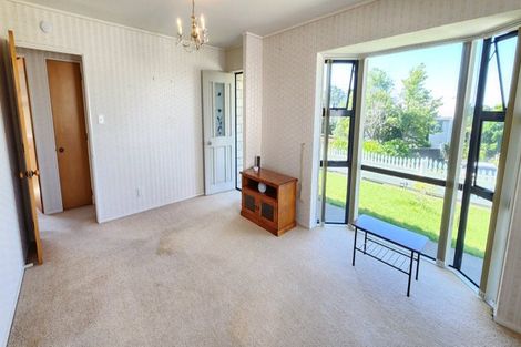 Photo of property in 11 Te Ngaere Place, Merrilands, New Plymouth, 4312