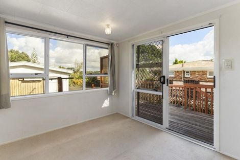 Photo of property in 10 Mccullough Avenue, Papatoetoe, Auckland, 2025