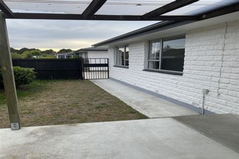 Photo of property in 2/73 Royal Park Drive, Parklands, Christchurch, 8083