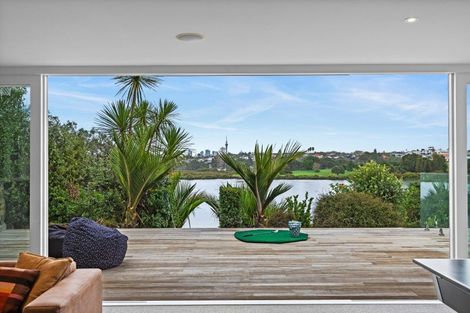 Photo of property in 1 Bangor Street, Point Chevalier, Auckland, 1022