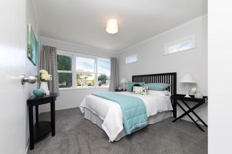 Photo of property in 122 Avondale Road, Avondale, Christchurch, 8061