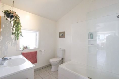 Photo of property in 19 Bridge Street, Eketahuna, 4900