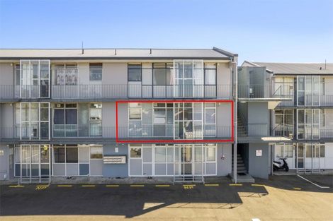 Photo of property in 23 Rangitane Street, Maupuia, Wellington, 6022