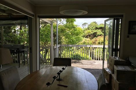 Photo of property in 10 Airey Place, Torbay, Auckland, 0630