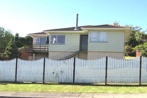 Photo of property in 8 Pahi Place, West Harbour, Auckland, 0618