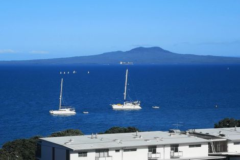 Photo of property in 1/29 Bayview Road, Browns Bay, Auckland, 0630