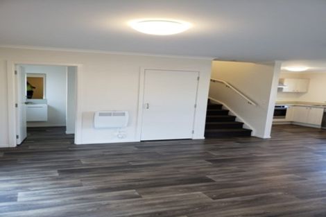 Photo of property in 17 Chiefs Court, Hamilton East, Hamilton, 3216