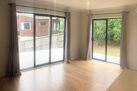 Photo of property in 8a Diosma Place, Botany Downs, Auckland, 2010