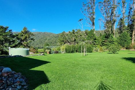 Photo of property in 2535 Lake Brunner Road, Inchbonnie, Kumara, 7875