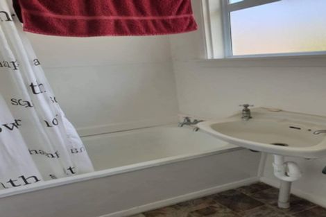 Photo of property in 69 Collingwood Street, Eltham, 4322