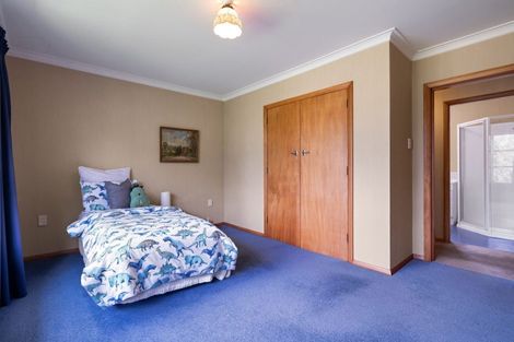 Photo of property in 23 Saint Albans Avenue, Hokowhitu, Palmerston North, 4410